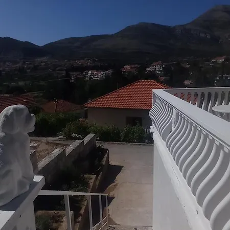 Apartman Kristina Ll شقة